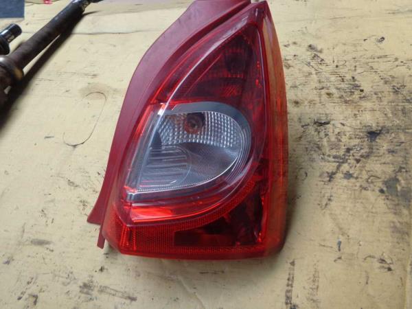 FEU ARRIERE DROIT RENAULT - Vue 1